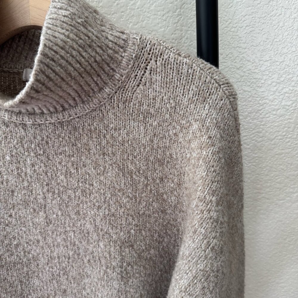 H&M Oatmeal Wool Blend Turtleneck Sweater Size Large - Picture 2 of 5